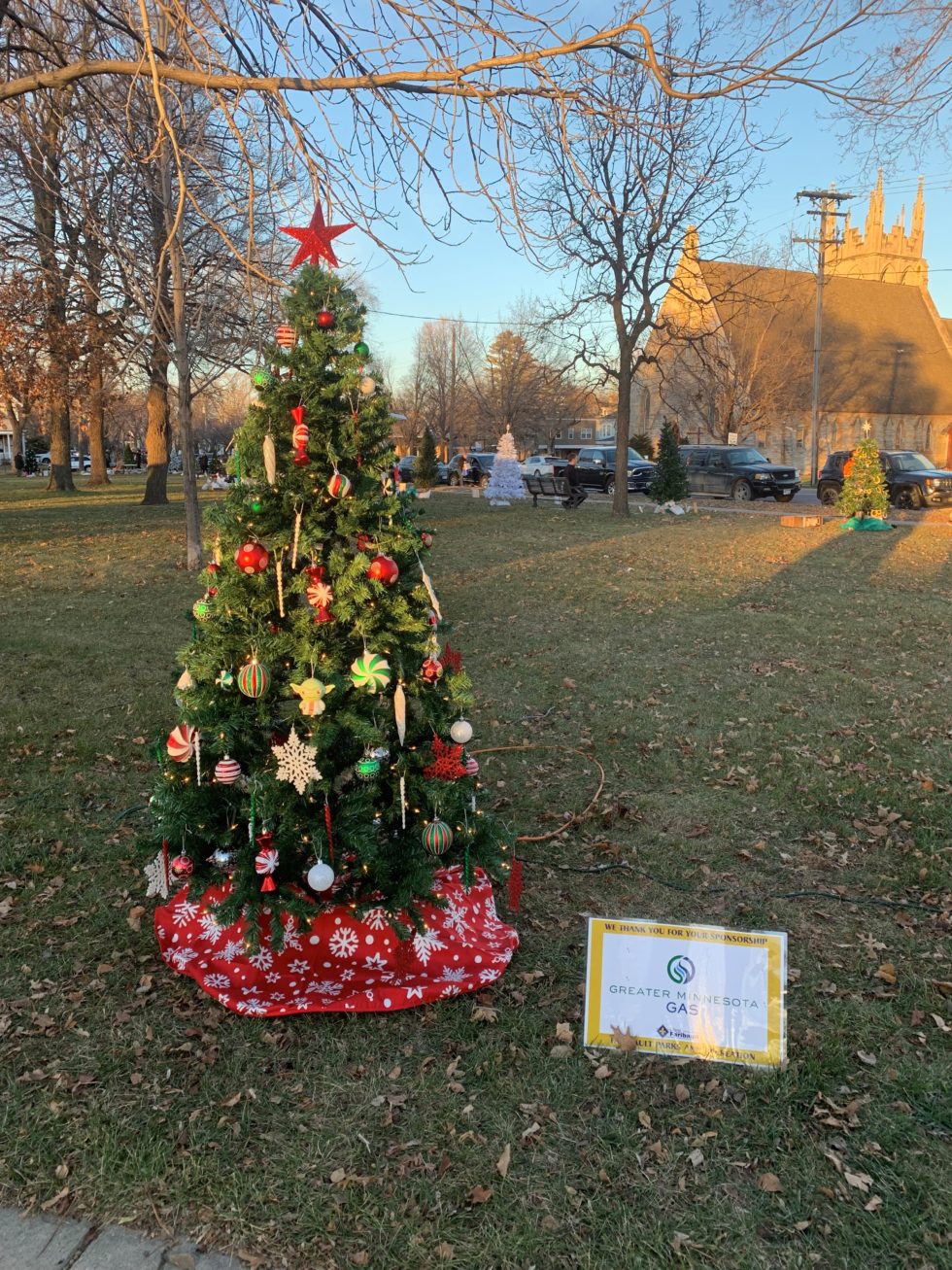 A Wonderful Event Donating a Christmas Tree to a Family In Need